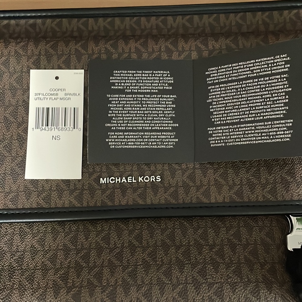 Michel Kors Cooper logo messenger bag - Picture 4 of 4